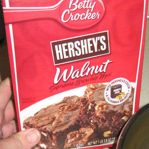 Betty Crocker Walnut Supreme Brownie Mix - Hershey's