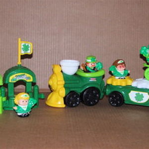 Fisher Price Little People St. Patrick's Day Parade Play Set