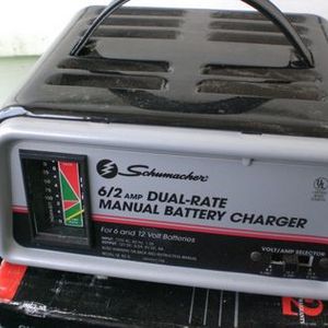 Schumacher 6/2 Amp Dual-Rate Manual Battery Charger