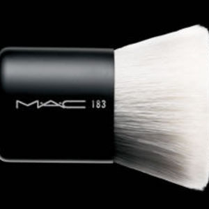 MAC Kabuki Brush 183