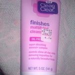 Clean & Clear Finishes Mattifying Cleanser