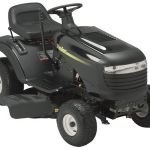 Poulan 42-Inch Steel Deck 17.5 HP Briggs & Stratton I/C Engine With 6 Speed Transmission Lawn Tractor (CARB Compliant)